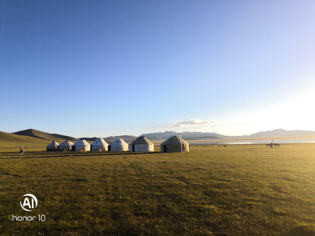 Yurt Camp Ali-Nur At Lake Song-Kol Юрточный Лагерь Али-Нур Озеро Сон-Куль Сон-Куль Кыргызстан Нарын Kyrgyzstan Naryn Exterior foto