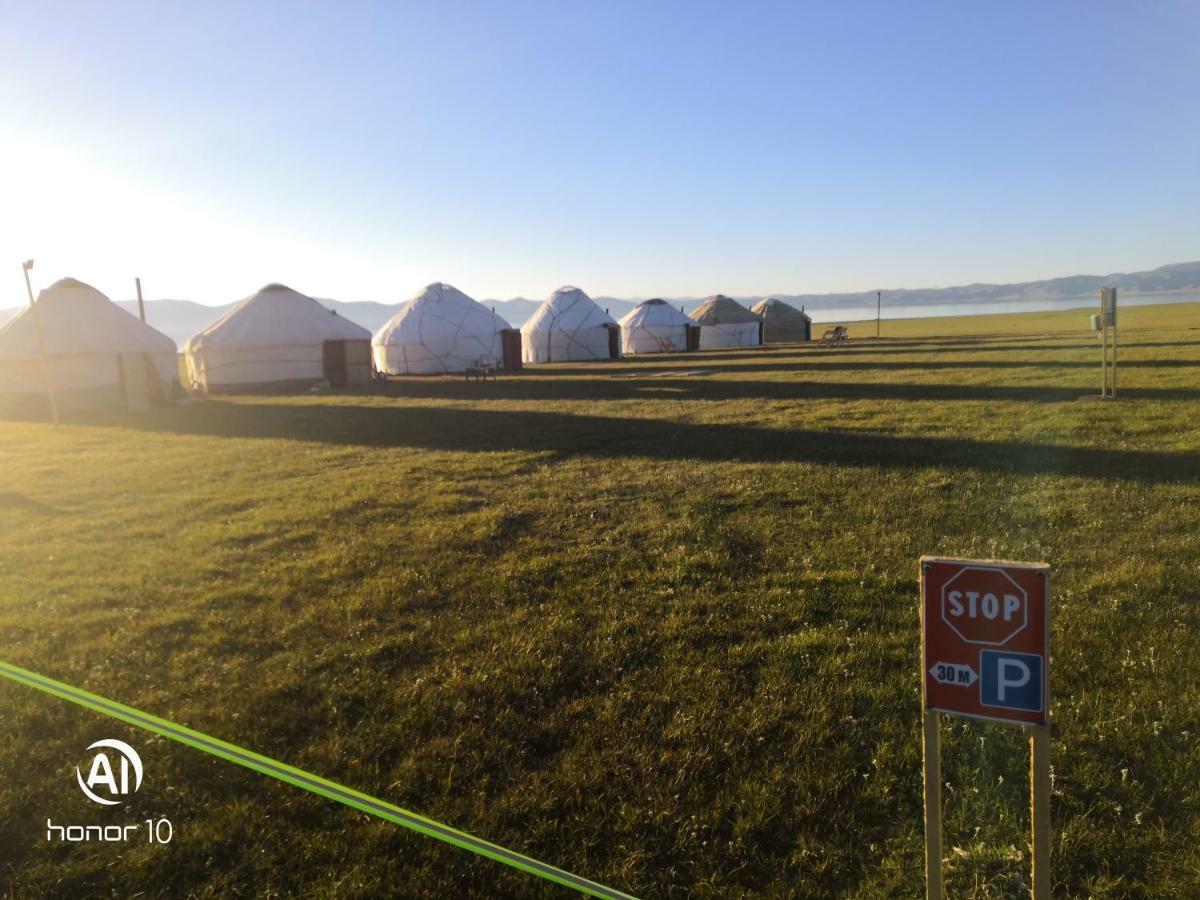 Yurt Camp Ali-Nur At Lake Song-Kol Юрточный Лагерь Али-Нур Озеро Сон-Куль Сон-Куль Кыргызстан Нарын Kyrgyzstan Naryn Exterior foto